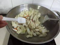 自制白菜肉丝炒年糕做法图解7)