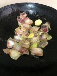 简易腌笃鲜做法图解4)