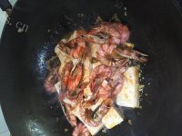 美味的烩豆腐虾干做法图解4)
