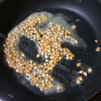 喷香的奶油爆米花做法图解4)