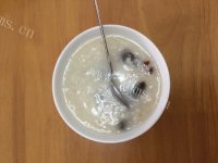 喷香的皮蛋瘦肉粥做法图解11)
