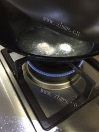 美味的菠萝咕老肉做法图解2)
