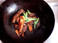 美味营养的糖醋排骨做法图解6)