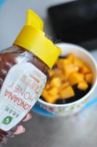 美味的芒果烧仙草做法图解5)