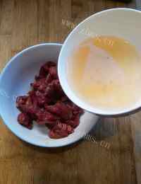 色香味俱全的牛肉炒苦瓜做法图解4)