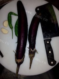 家常菜茄子炒肉做法图解1)