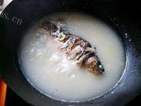 营养鲫鱼豆腐汤做法图解7)