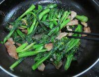 菜心炒肉片做法图解9)