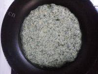质嫩的芹菜叶鸡蛋饼做法图解4)
