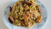简单版黄豆芽炒粉条做法图解6)
