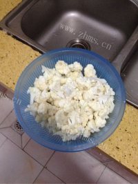 家常菜炝炒花菜做法图解2)