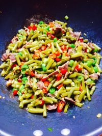 家常菜酸豆角炒鸡胗做法图解11)