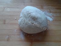 美味的胡萝卜木耳素蒸饺做法图解8)