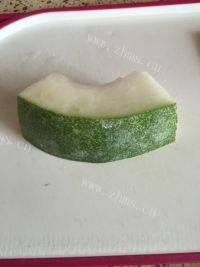 美味冬瓜蜂蜜糖水做法图解1)