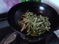 易做的土豆炖豆角做法图解6)