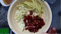 家常菜酸辣卷心菜做法图解1)