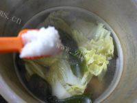 海带结白菜排骨汤的做法图解九