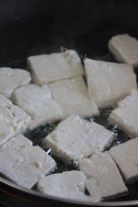 鲜香美味茄汁豆腐做法图解3)