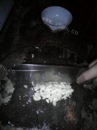 美味的酸辣肥肠粉做法图解4)