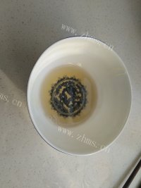香气浓郁的烤鸡翅做法图解5)