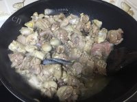 美味的红烧土鸡做法图解5)