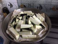 家常菜巧拌鱼香茄子做法图解2)