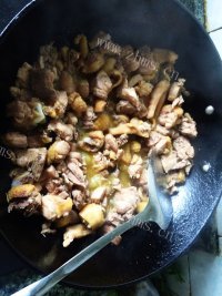 回味无穷的椒麻鸡做法图解5)