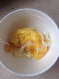 美味可口的煎蛋米线做法图解3)