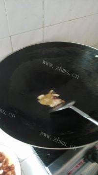 美味的花生煲猪手做法图解3)