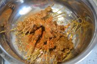 特色美食牙签肉做法图解9)