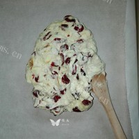 自制蔓越莓牛轧糖做法图解6)