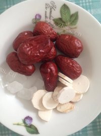 美味的红枣鱼胶茶做法图解1)