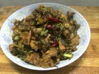 珍馐美味的酸菜炒肉做法图解10)
