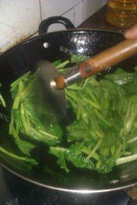 让人怀念的炒油菜做法图解4)