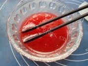色味俱全的草莓酸奶慕斯做法图解4)