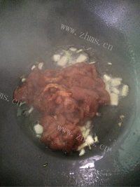 DIY蒜苔炒肉做法图解6)