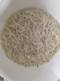 好吃的炒米粉做法图解2)