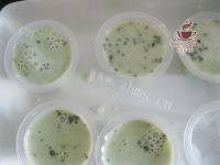 自制抹茶奶冻做法图解4)