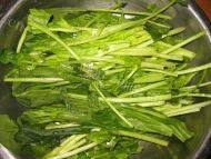 「DIY美食」凉拌菠菜做法图解1)