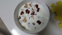 好吃的牛奶燕麦羹做法图解3)
