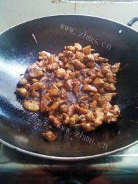 美味的豆角土豆烧肉做法图解8)