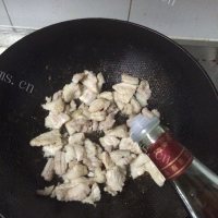 家常菜小白菜炒肉做法图解2)