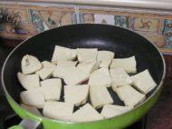 家常菜丝瓜豆腐做法图解1)