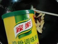 可口的茭白笋煸肉做法图解8)