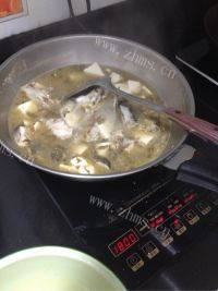 滋补的鱼头豆腐汤