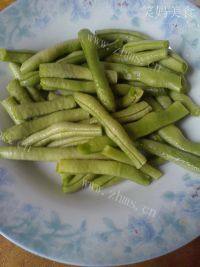 家常菜芸豆烧土豆做法图解2)