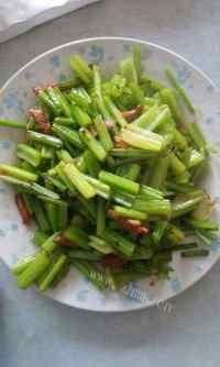 珍馐美味的芹菜炒肉做法图解6)