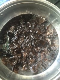 美味的青椒炒黑木耳做法图解3)