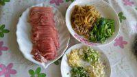 好吃的榨菜肉丝面做法图解1)