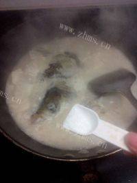 滋补的鱼头豆腐汤做法图解7)